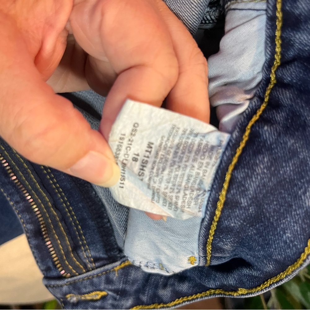 Like new Wrangler Stylish Blue Denim Jeans - Picture 7 of 9